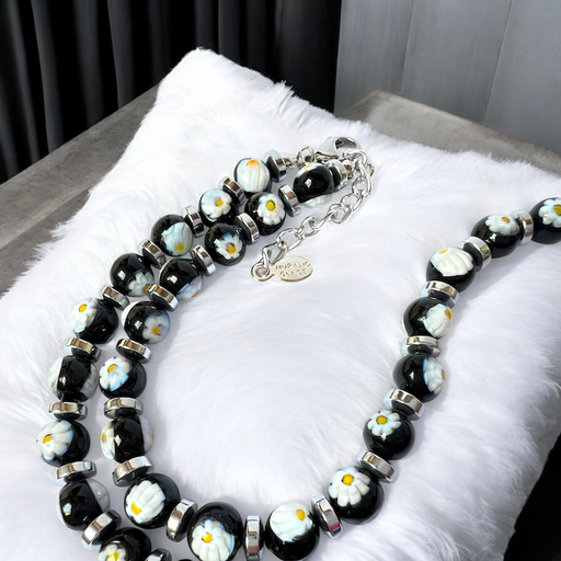 Murano glas halsketting San Remo nero detail - handgemaakte zwarte glazen kralen van Corte Murrina