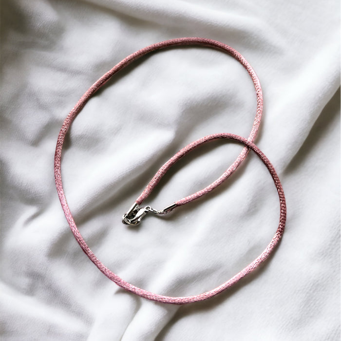 Satijnen halsketting Latina - handgemaakte sieradenketting met oudroze satijn