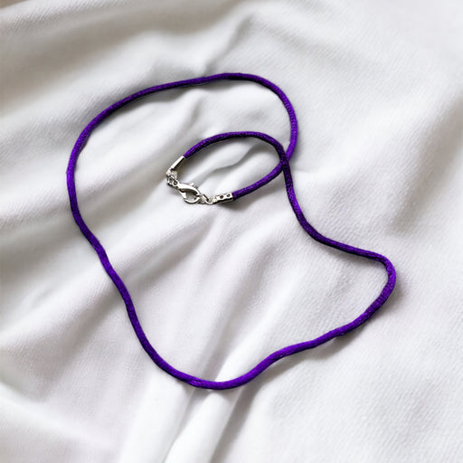 Satijnen halsketting Latina - handgemaakte sieradenketting met satijn