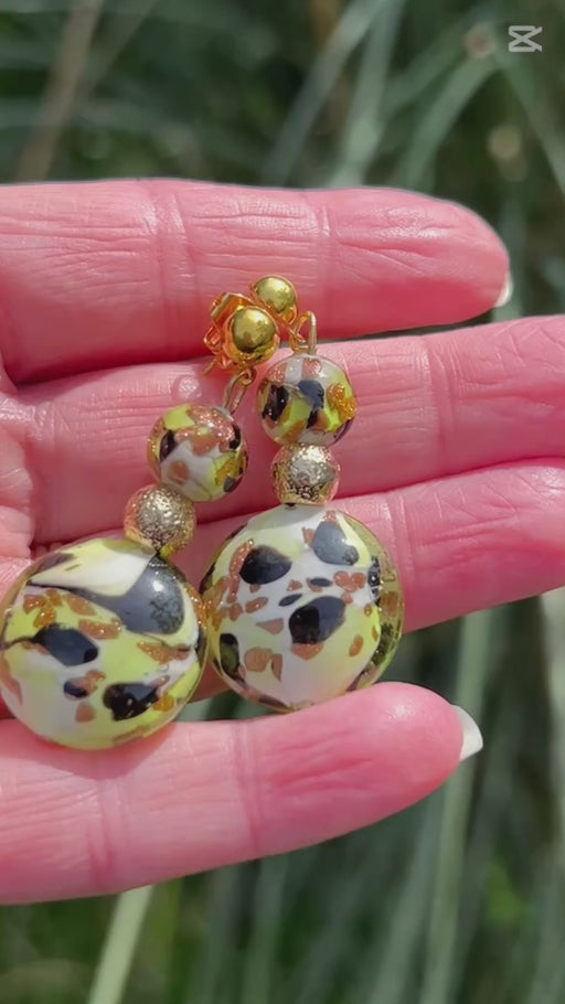 Murano glazen oorbellen Sorrento in limoengroen, handgemaakt Venetiaans glas met frisse groene tint